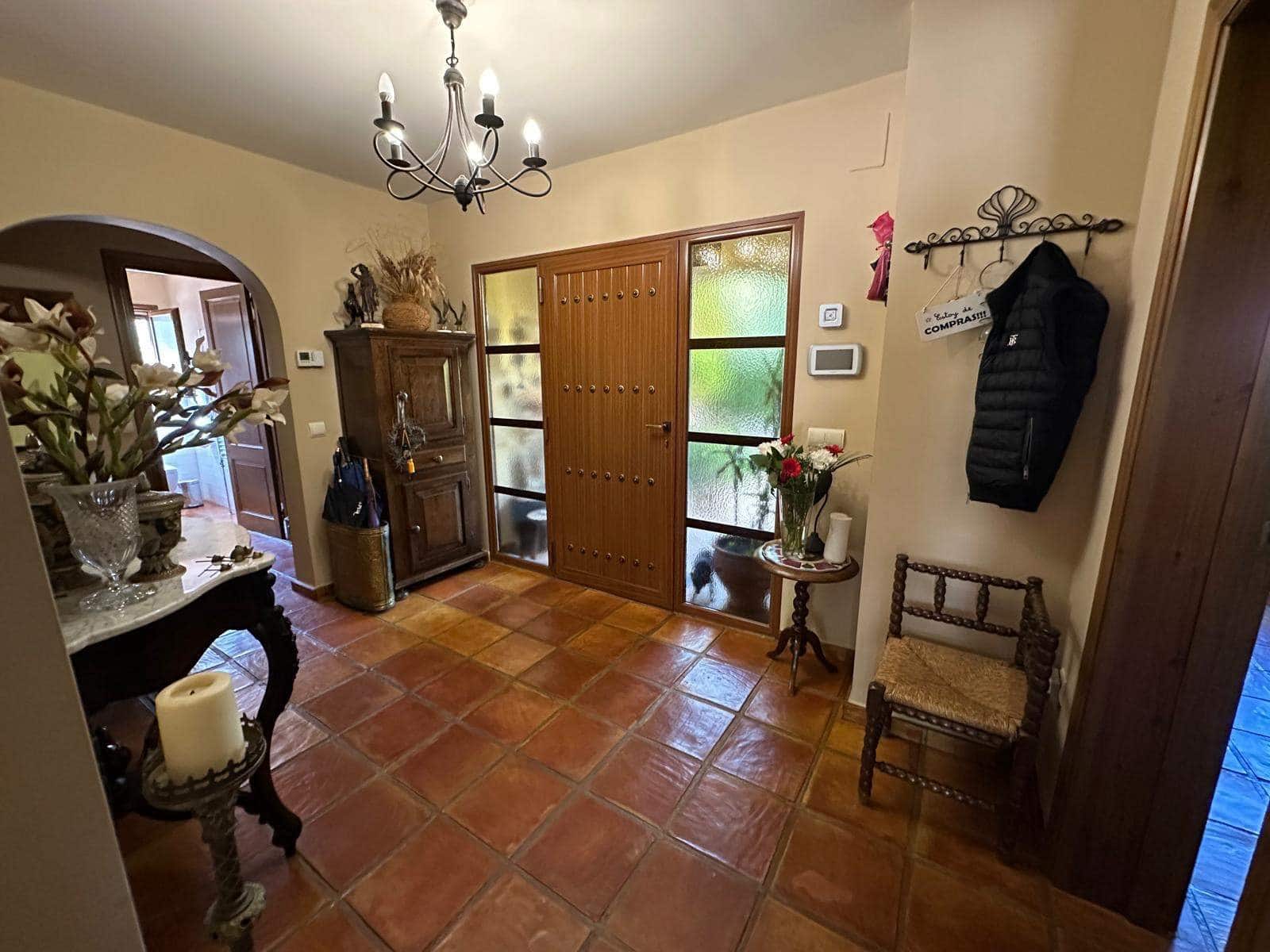 5 soveværelse Villa til salg i La Nucia med swimmingpool garage - € 975.000 (Ref: 9818036)