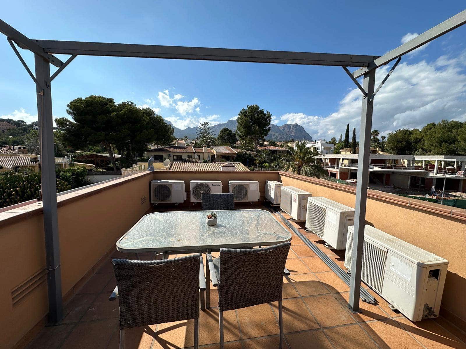 5 soveværelse Villa til salg i La Nucia med swimmingpool garage - € 975.000 (Ref: 9818036)