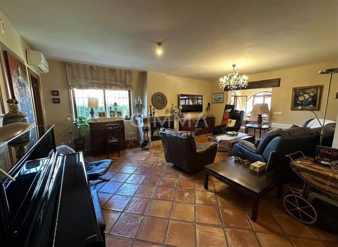 5 soveværelse Villa til salg i La Nucia med swimmingpool garage - € 975.000 (Ref: 9818036)