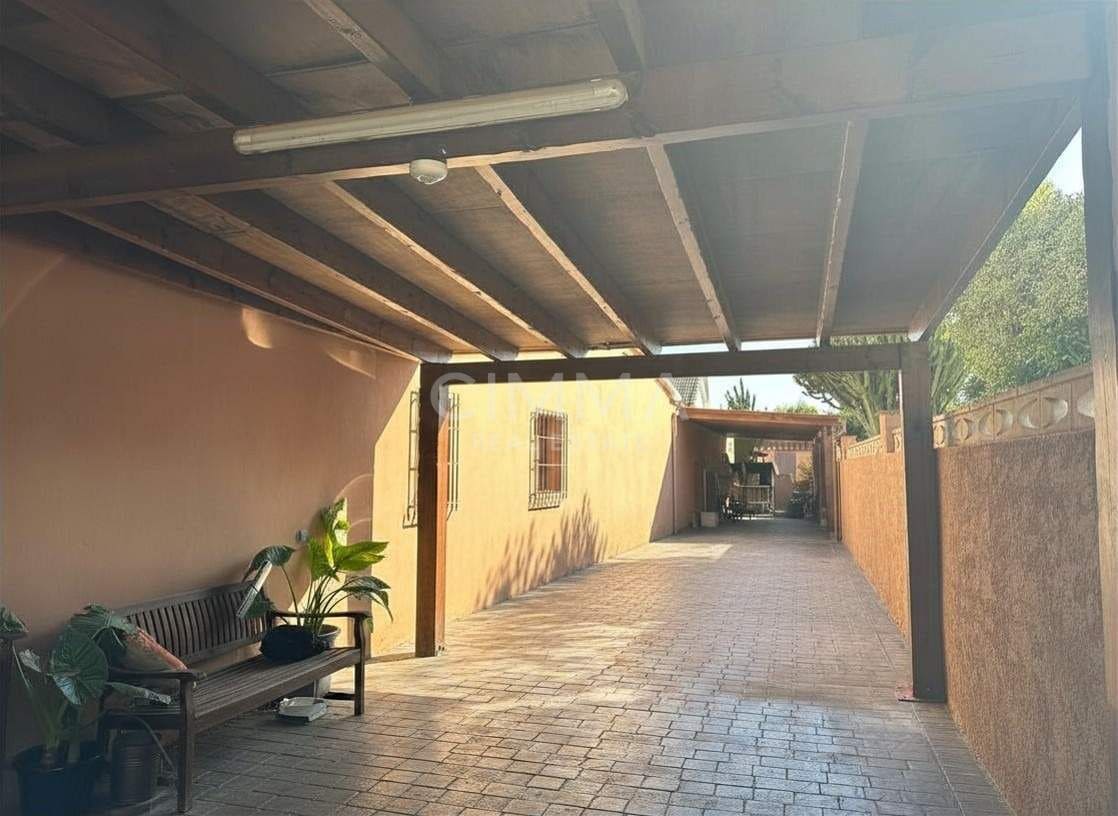 5 soveværelse Villa til salg i La Nucia med swimmingpool garage - € 975.000 (Ref: 9818036)