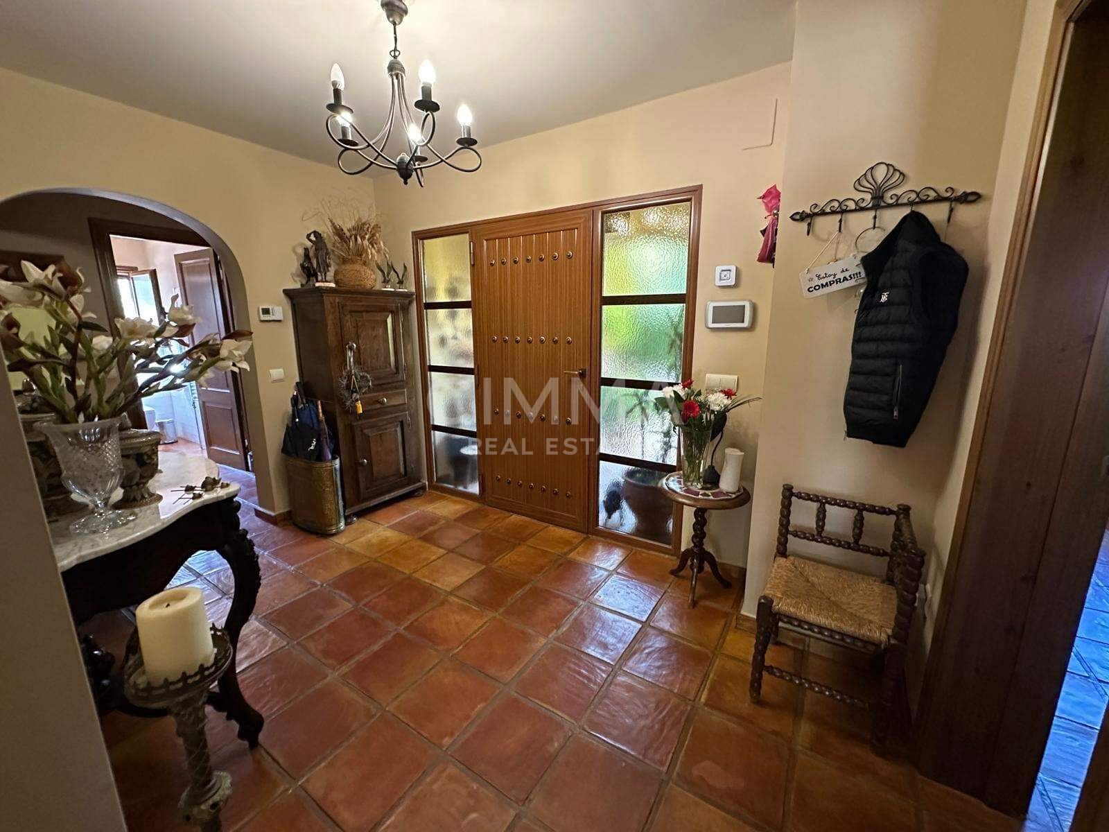 5 soveværelse Villa til salg i La Nucia med swimmingpool garage - € 975.000 (Ref: 9818036)
