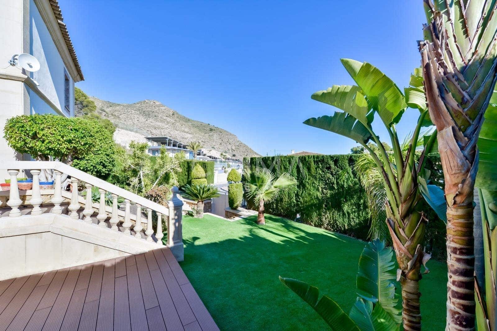 4 Zimmer Villa zu verkaufen in Finestrat mit Pool Garage - 950.000 € (Ref: 9822755)