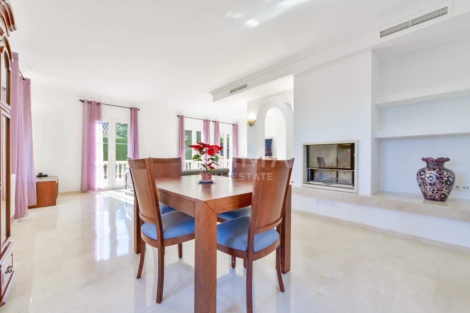 4 Zimmer Villa zu verkaufen in Finestrat mit Pool Garage - 950.000 € (Ref: 9822755)