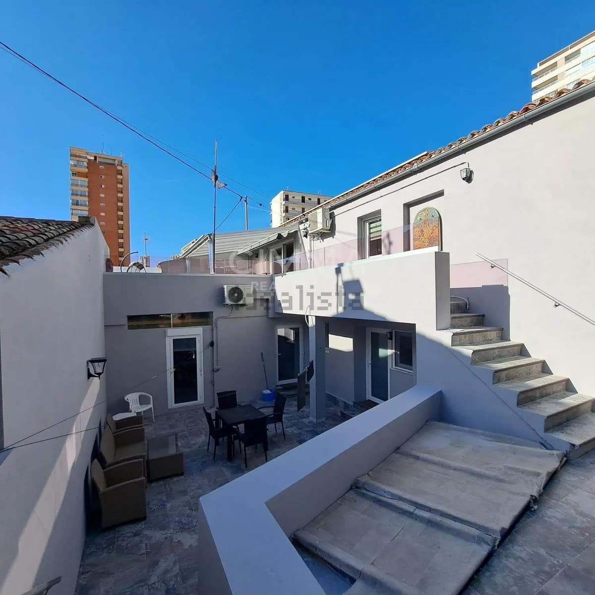 6 Zimmer Reihenhaus zu verkaufen in Benidorm mit Garage - 489.000 € (Ref: 9829355)