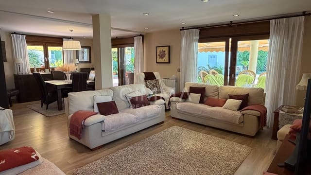 5 camera da letto Villa in vendita in Benidorm con piscina - 1.820.000 € (Rif: 9836544)