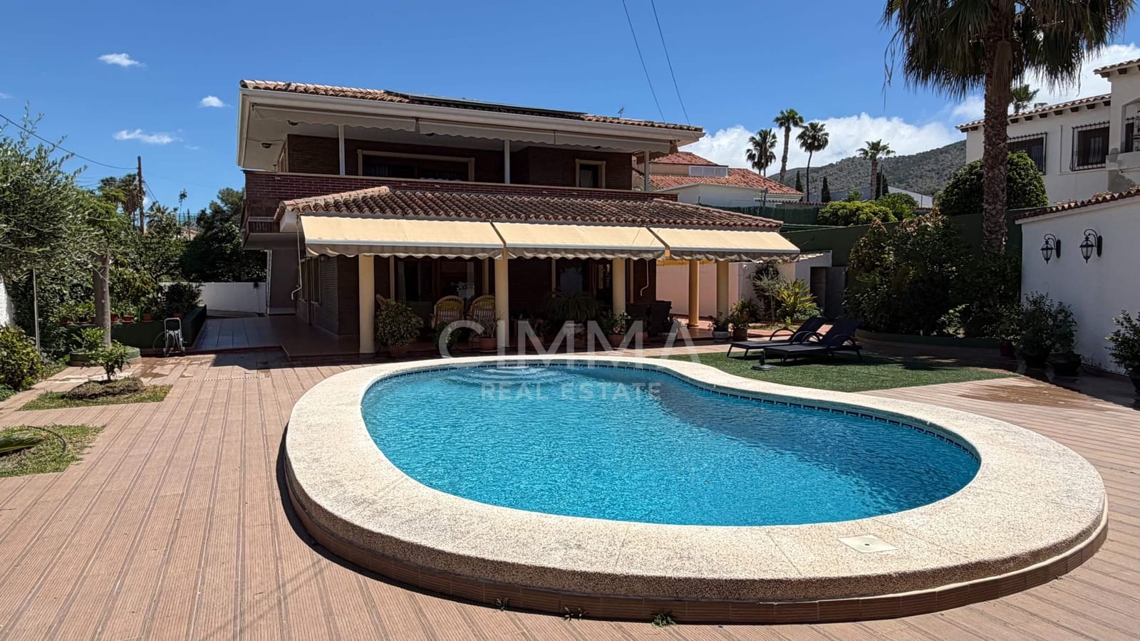 5 bedroom Villa for sale in Benidorm with pool - € 1,400,000 (Ref: 9836544)