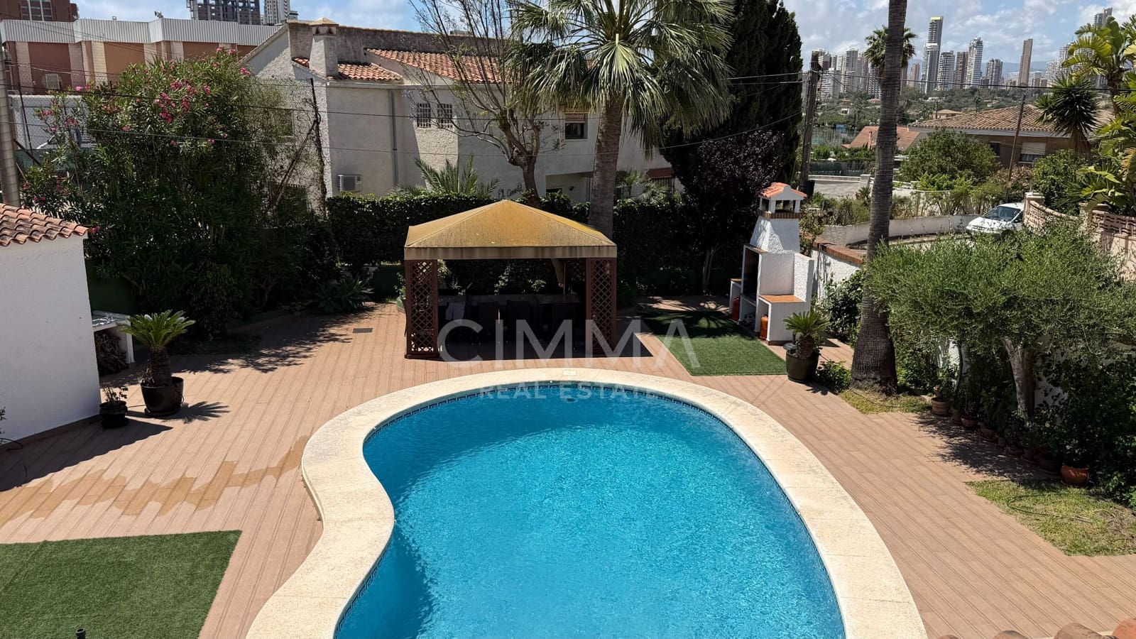 5 bedroom Villa for sale in Benidorm with pool - € 1,400,000 (Ref: 9836544)