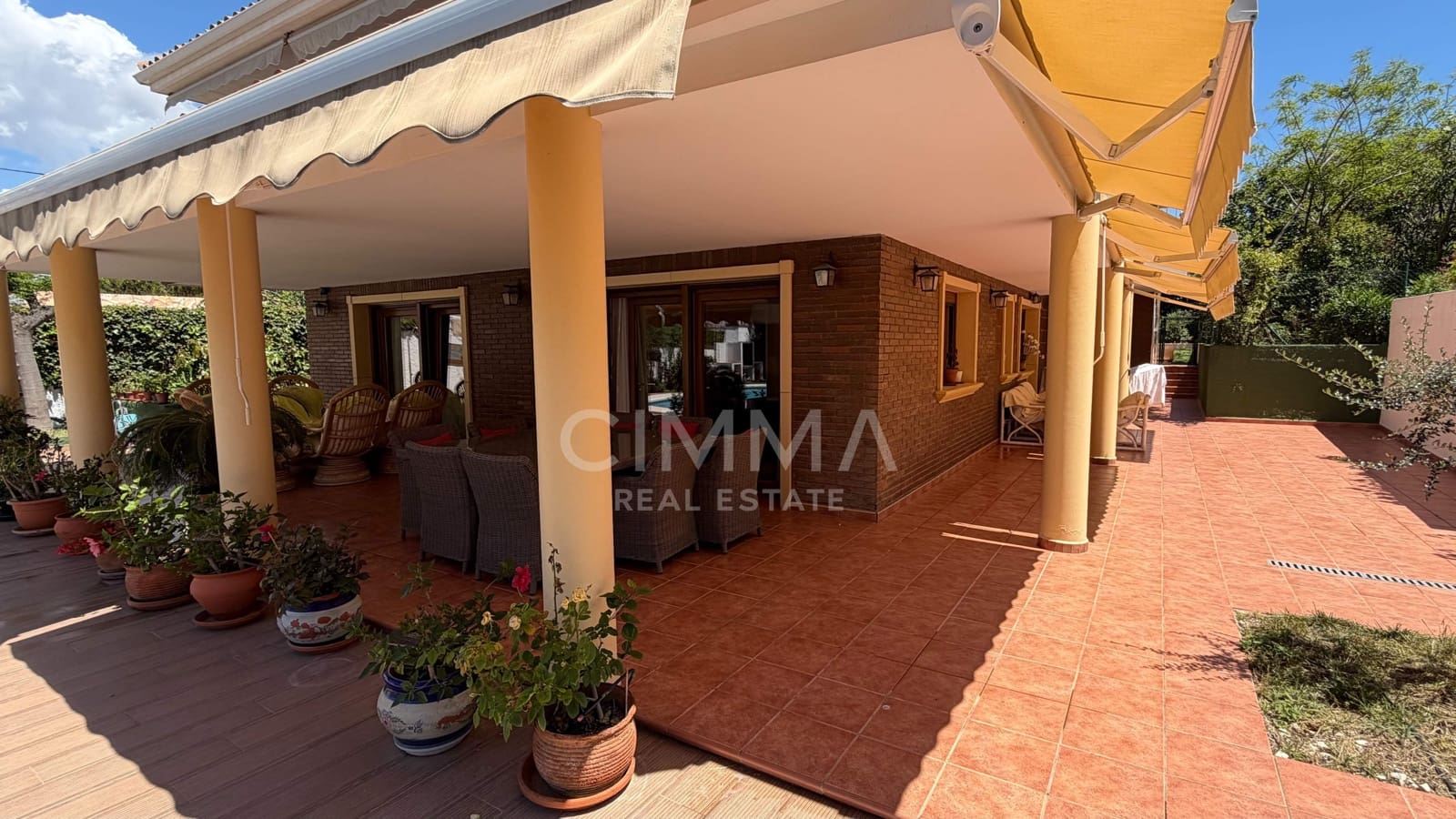 5 bedroom Villa for sale in Benidorm with pool - € 1,400,000 (Ref: 9836544)