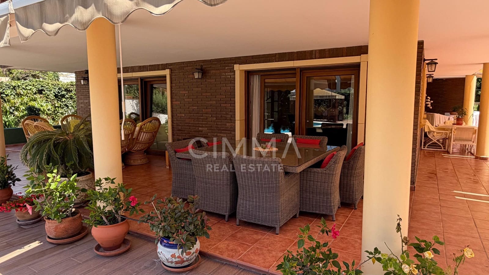 5 bedroom Villa for sale in Benidorm with pool - € 1,400,000 (Ref: 9836544)