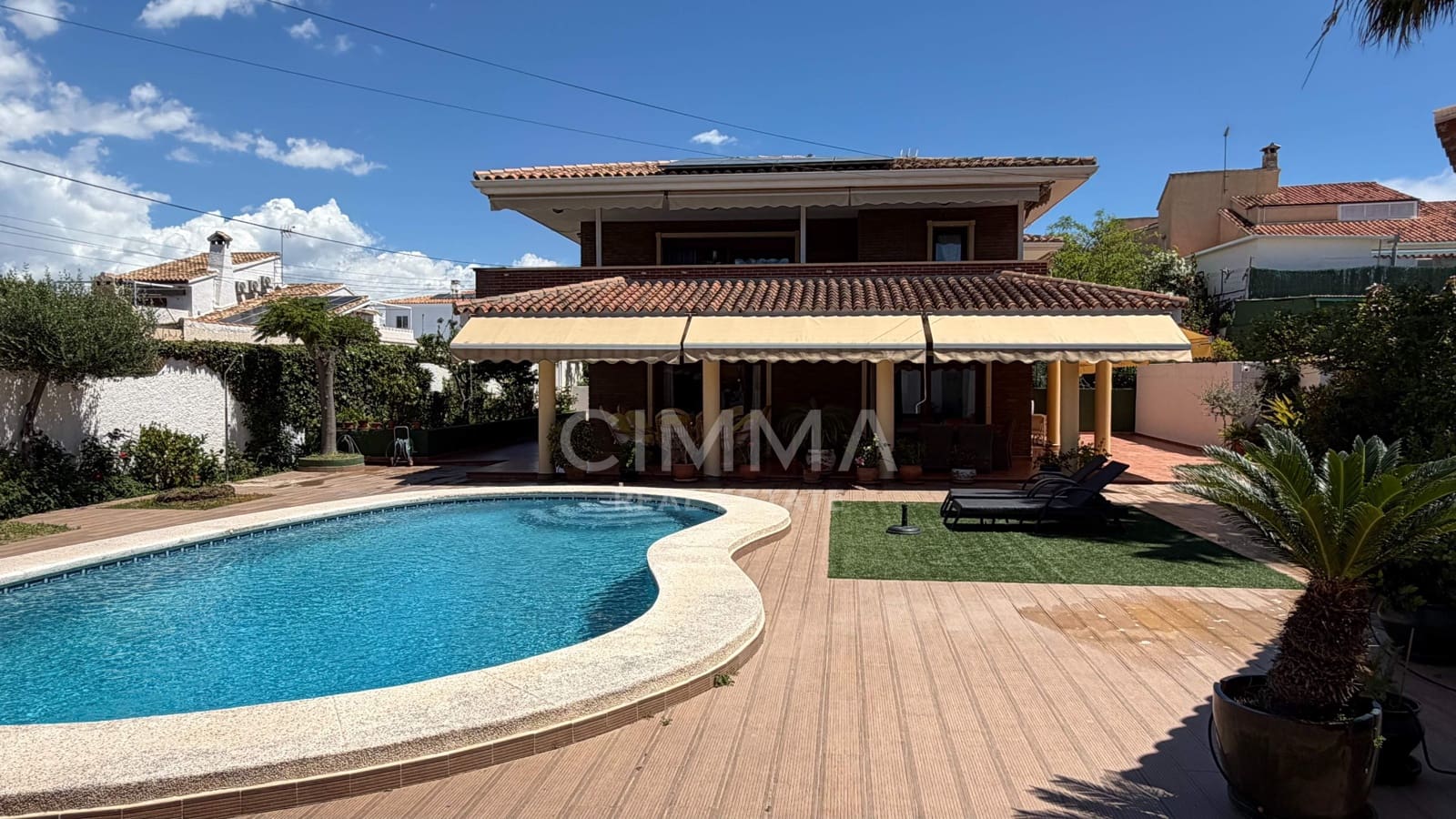 5 bedroom Villa for sale in Benidorm with pool - € 1,400,000 (Ref: 9836544)