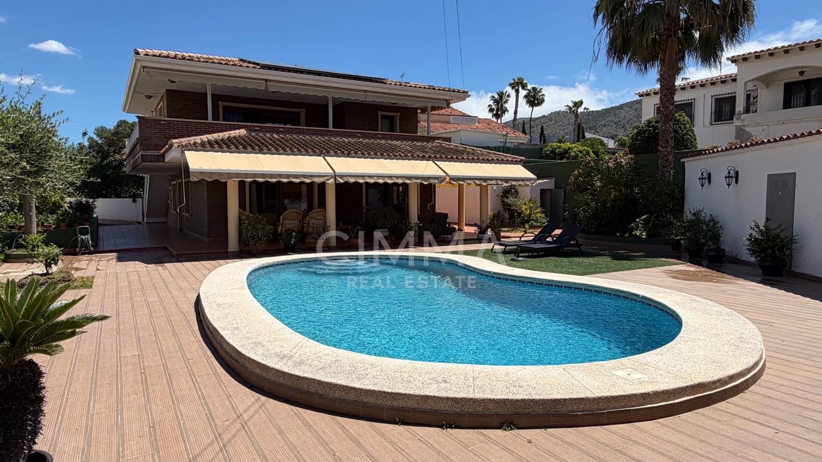 5 bedroom Villa for sale in Benidorm with pool - € 1,400,000 (Ref: 9836544)