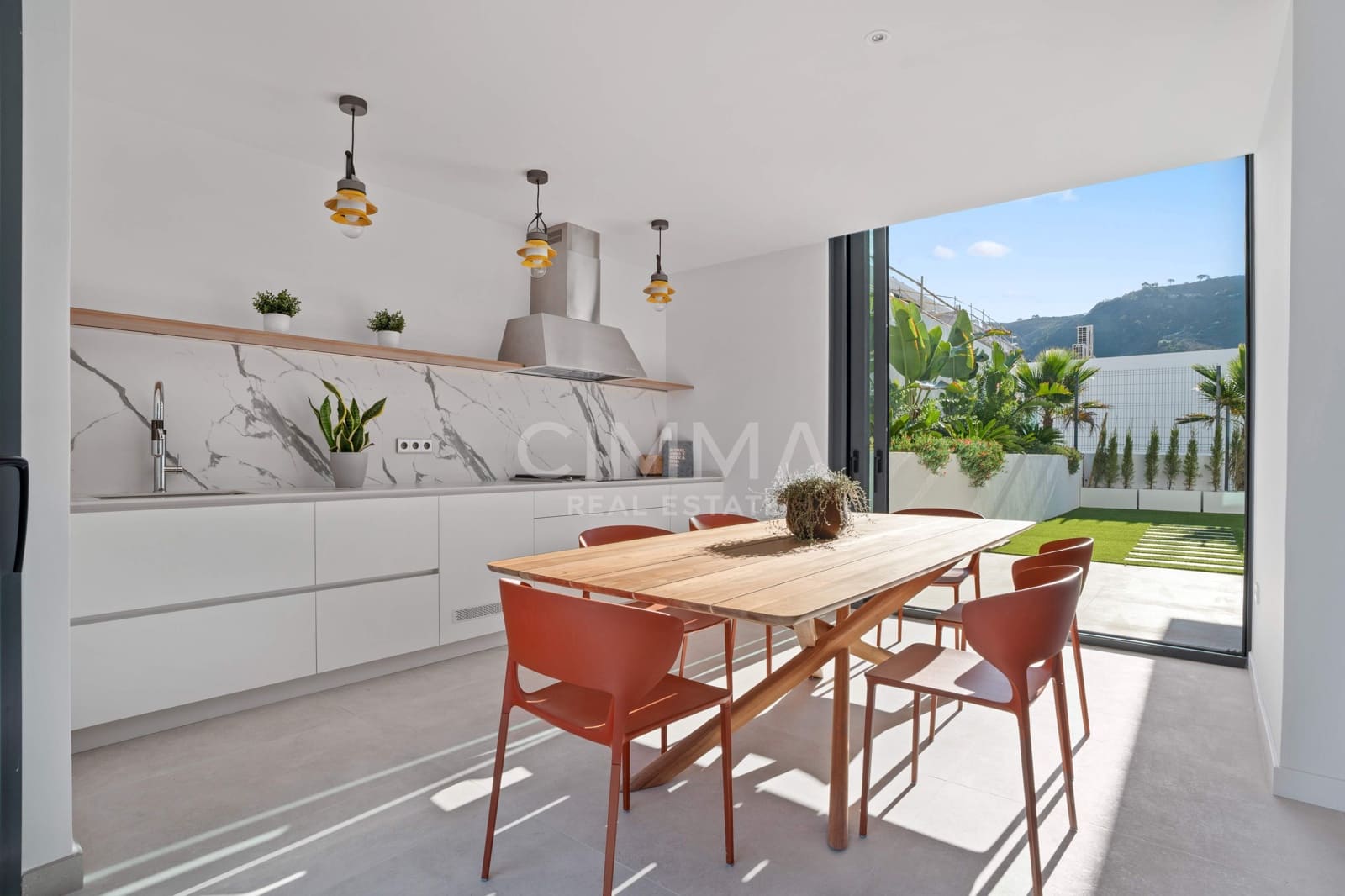 4 bedroom Villa for sale in Benidorm with pool garage - € 2,149,226 (Ref: 9836545)