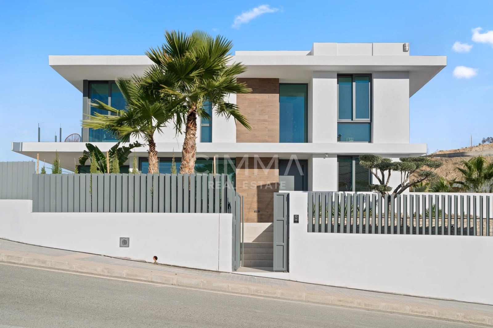 4 bedroom Villa for sale in Benidorm with pool garage - € 2,149,226 (Ref: 9836545)