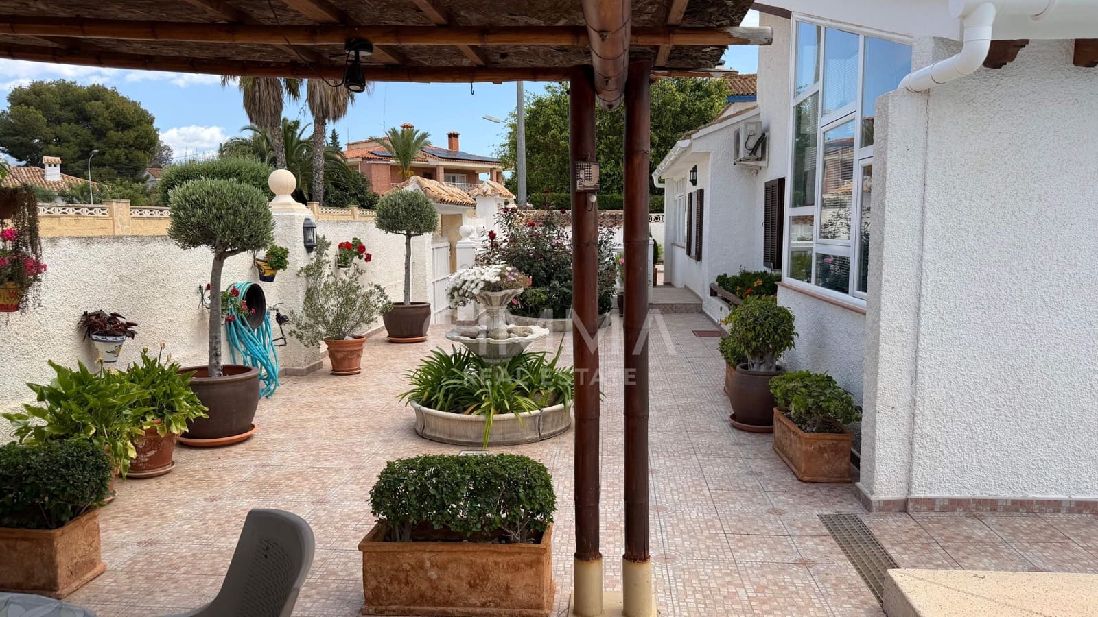 6 bedroom Villa for sale in Benidorm with pool garage - € 745,000 (Ref: 9836546)