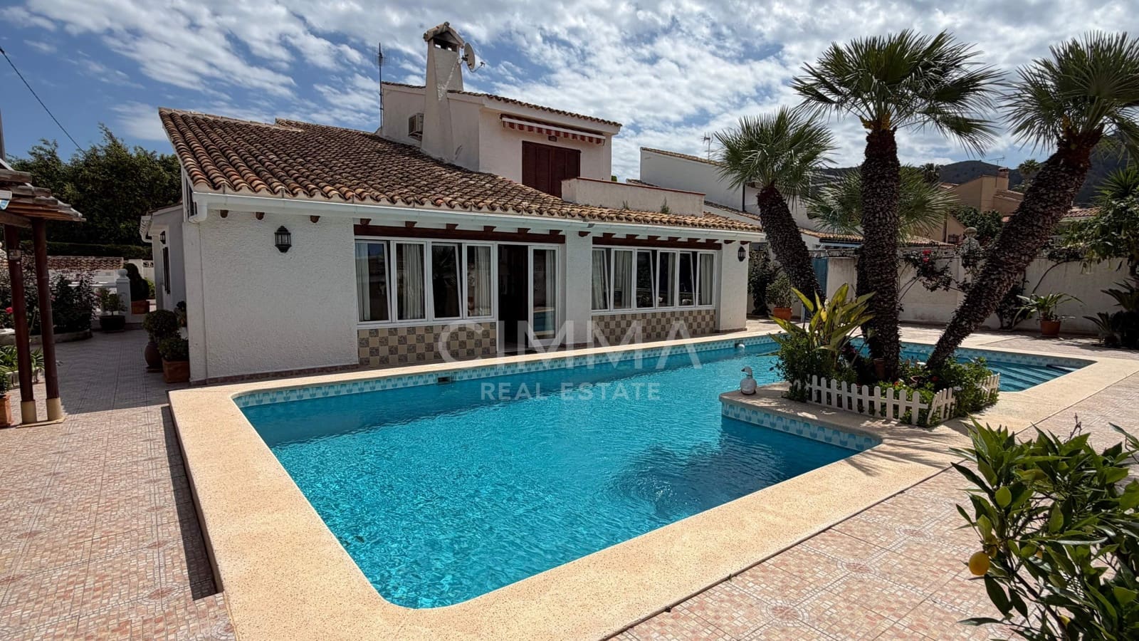 6 bedroom Villa for sale in Benidorm with pool garage - € 745,000 (Ref: 9836546)