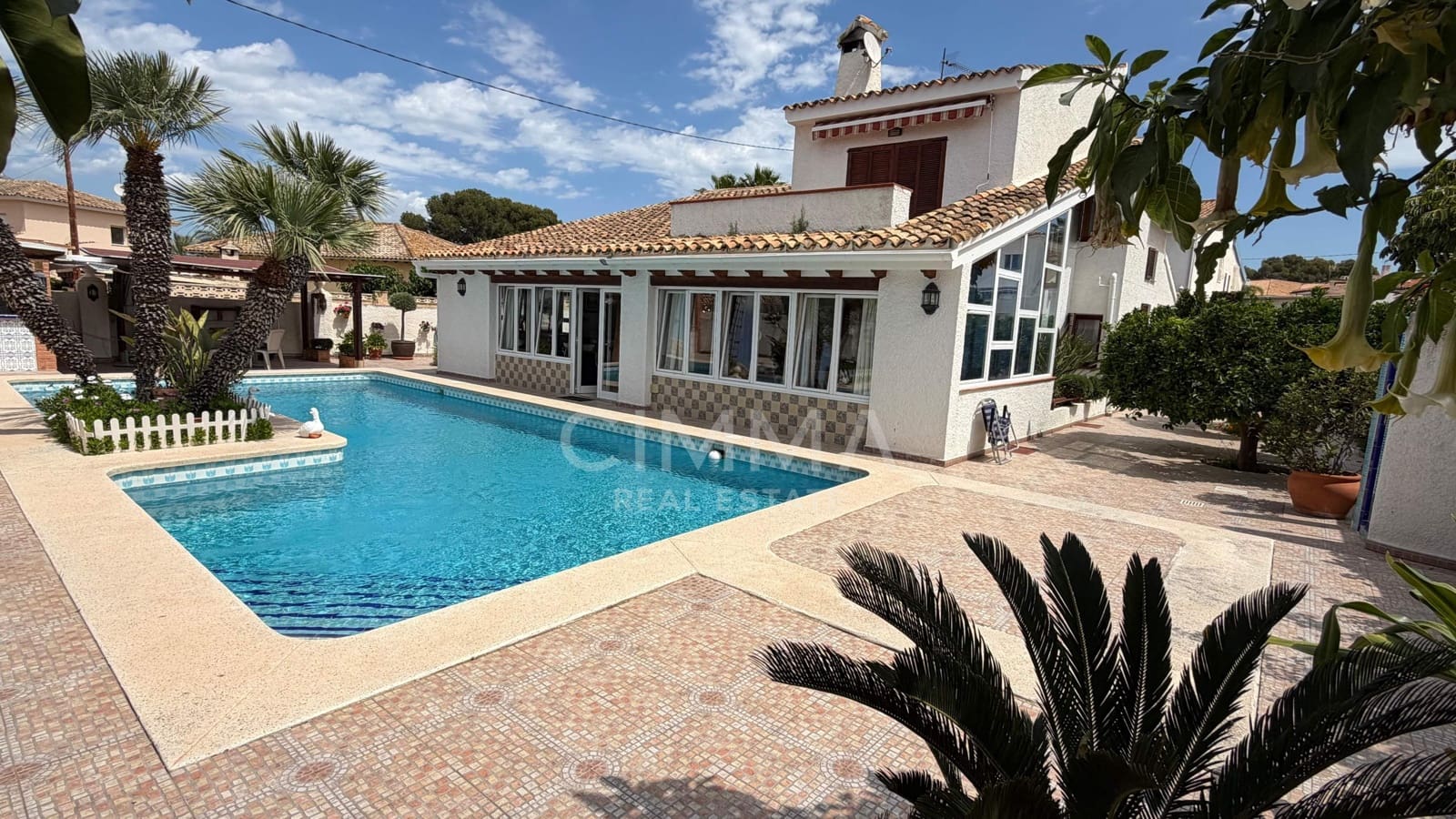 6 bedroom Villa for sale in Benidorm with pool garage - € 745,000 (Ref: 9836546)