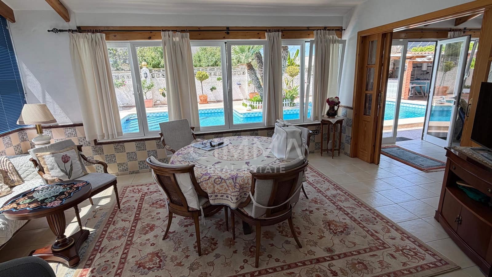 6 bedroom Villa for sale in Benidorm with pool garage - € 745,000 (Ref: 9836546)