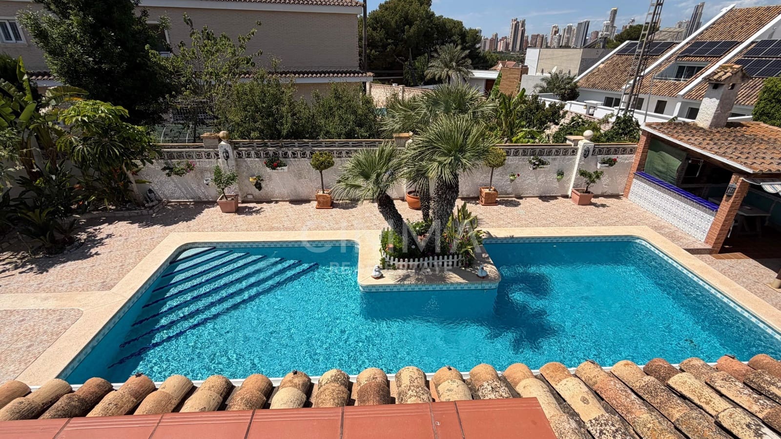 6 bedroom Villa for sale in Benidorm with pool garage - € 745,000 (Ref: 9836546)