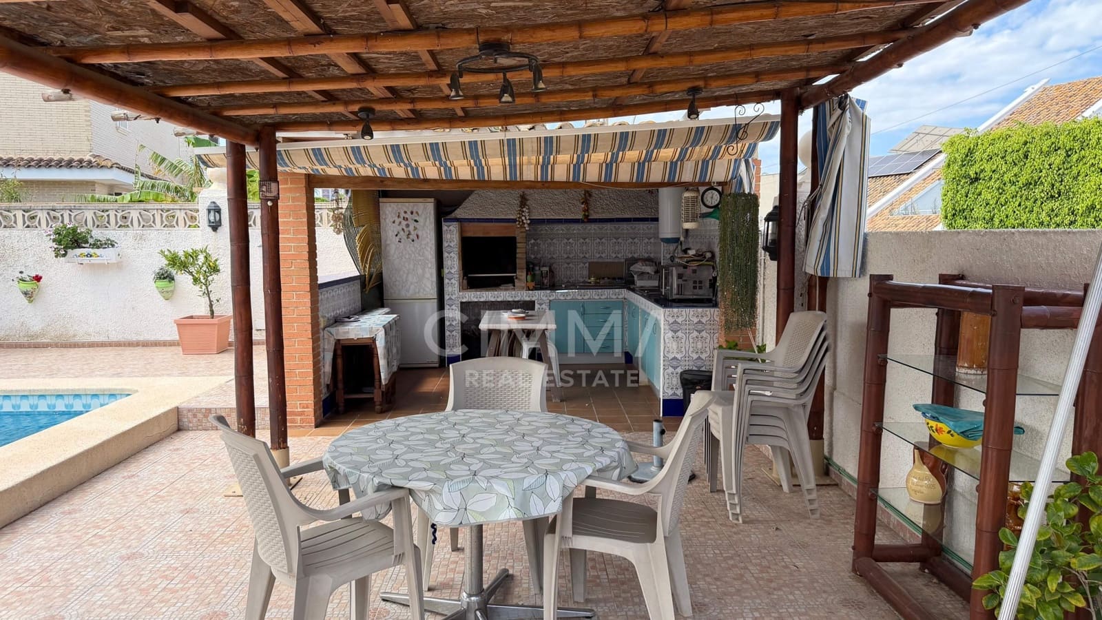 6 bedroom Villa for sale in Benidorm with pool garage - € 745,000 (Ref: 9836546)