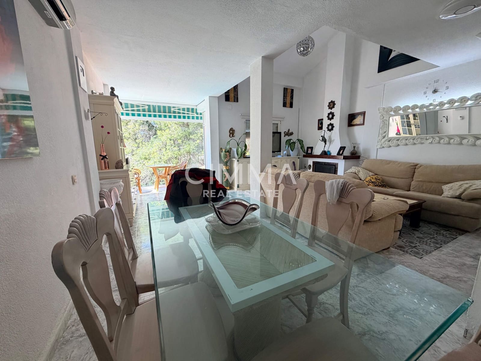 4 bedroom Villa for rent in La Nucia with pool garage - € 1,800 (Ref: 9839505)