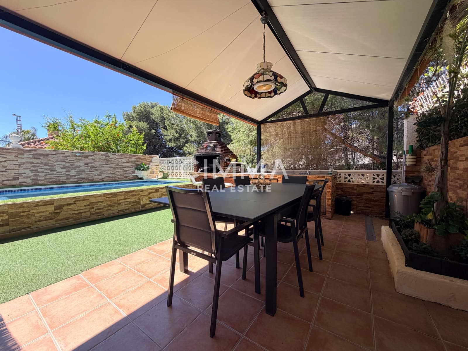 4 bedroom Villa for rent in La Nucia with pool garage - € 1,800 (Ref: 9839505)