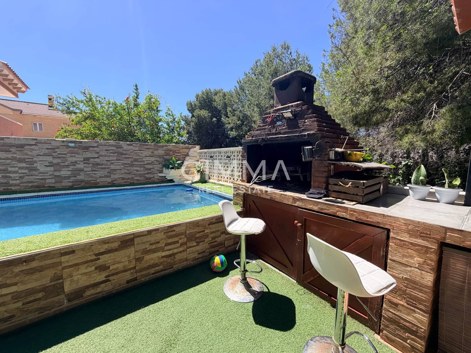 4 bedroom Villa for rent in La Nucia with pool garage - € 1,800 (Ref: 9839505)