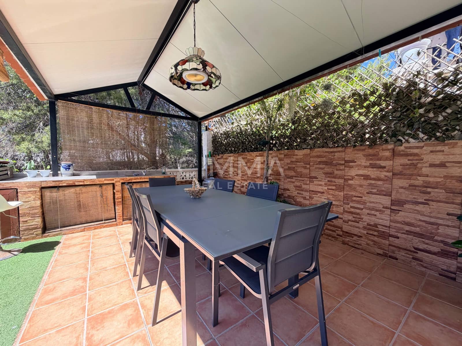4 bedroom Villa for rent in La Nucia with pool garage - € 1,800 (Ref: 9839505)