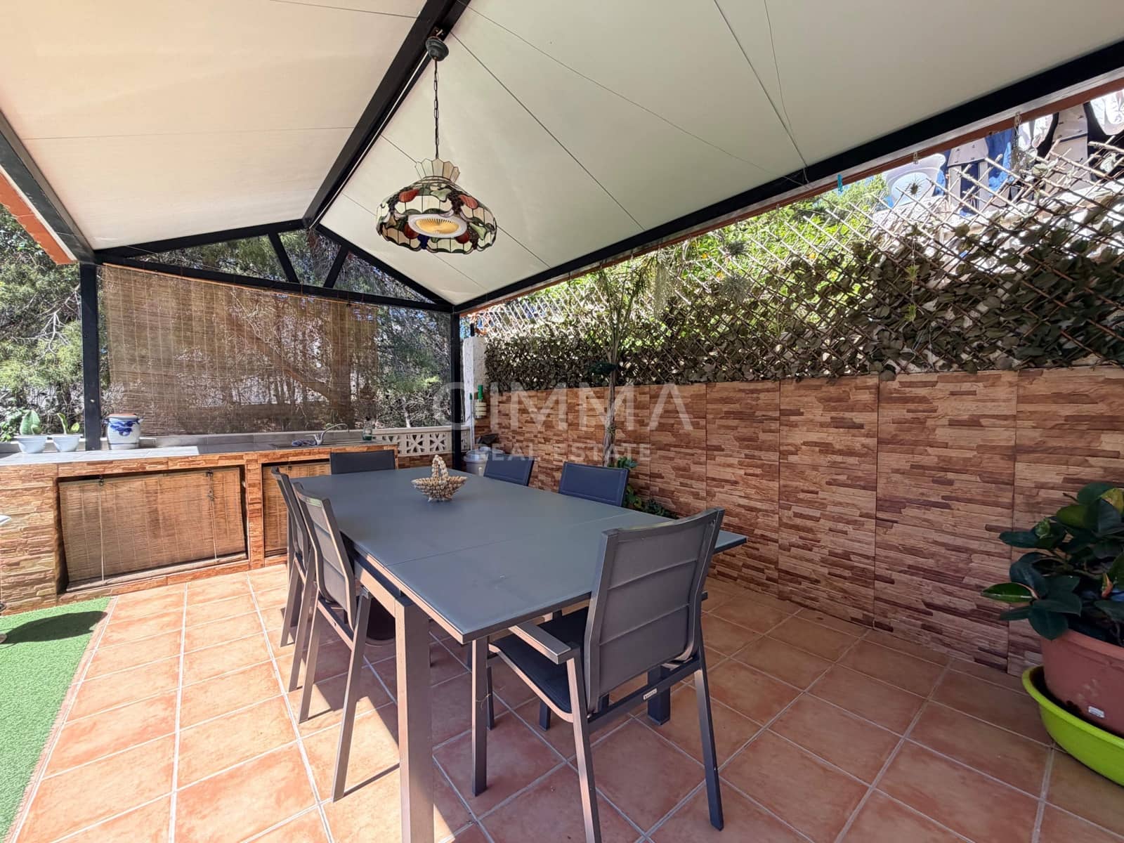 4 bedroom Villa for rent in La Nucia with pool garage - € 1,800 (Ref: 9839505)