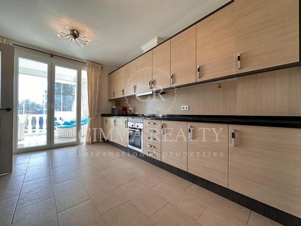 5 bedroom Villa for sale in Altea la Vella with pool garage - € 1,450,000 (Ref: 9851932)
