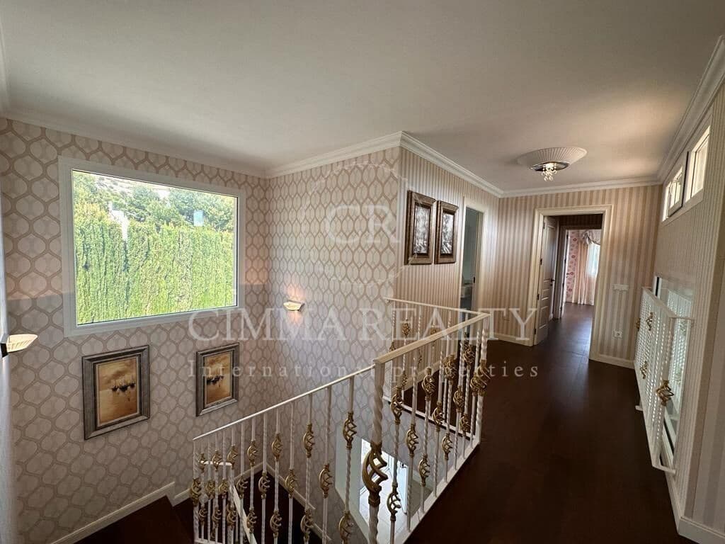 5 bedroom Villa for sale in Altea la Vella with pool garage - € 1,450,000 (Ref: 9851932)