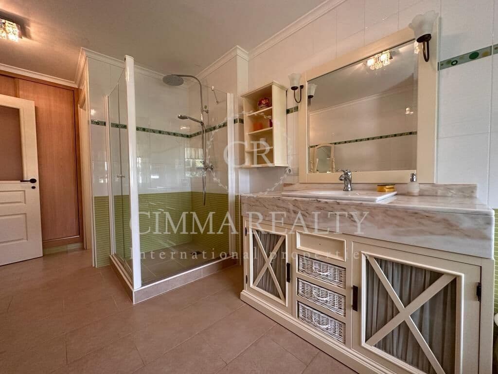 5 bedroom Villa for sale in Altea la Vella with pool garage - € 1,450,000 (Ref: 9851932)