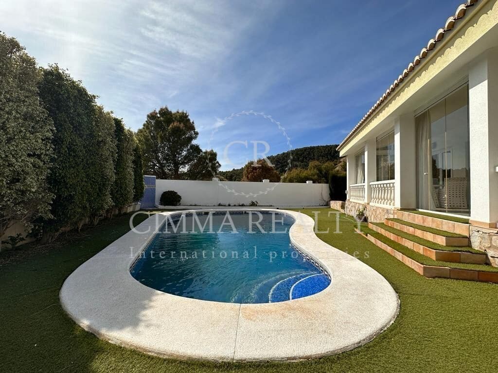5 bedroom Villa for sale in Altea la Vella with pool garage - € 1,450,000 (Ref: 9851932)