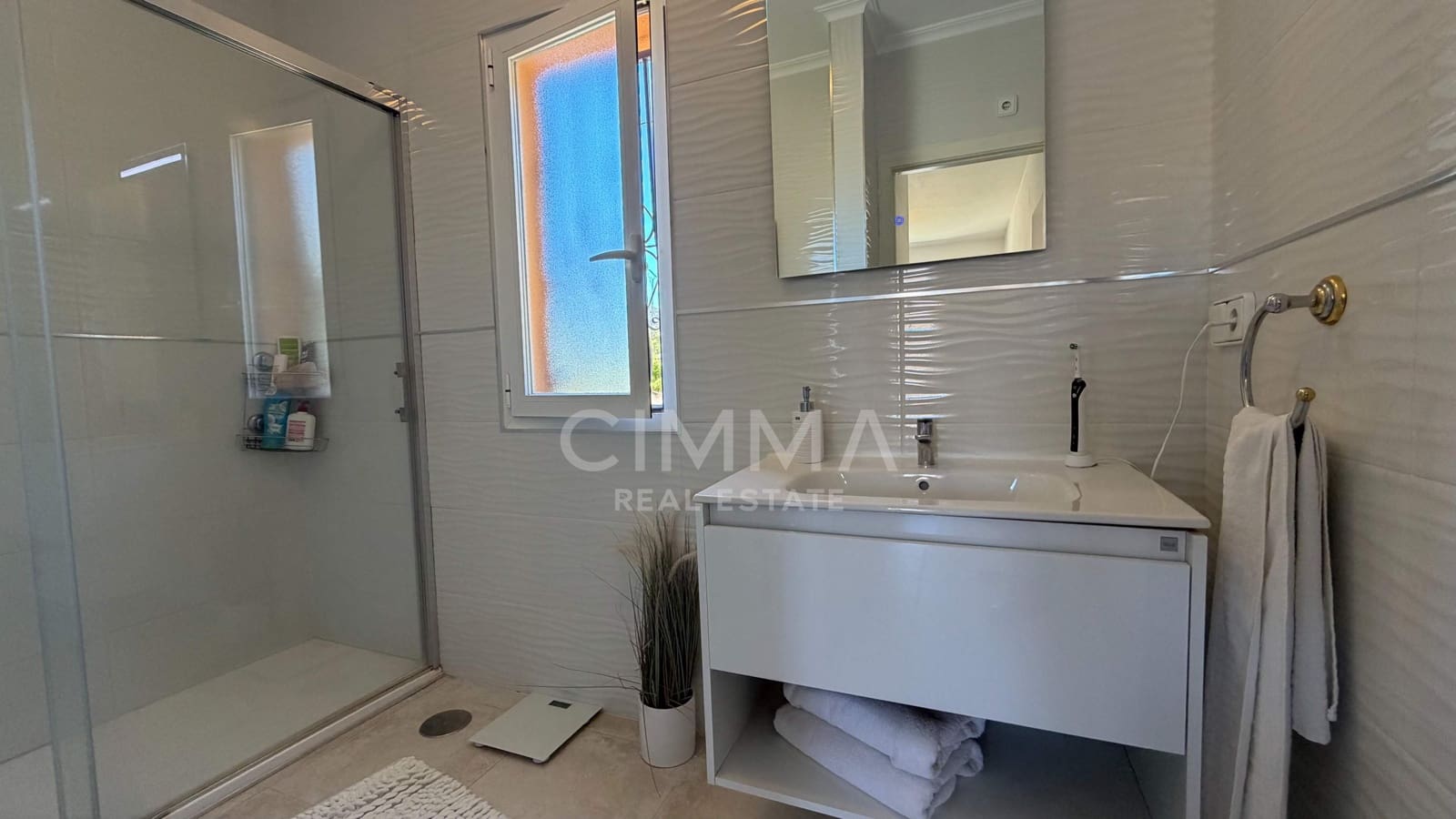 4 bedroom Terraced Villa for sale in Albir with pool garage - € 599,000 (Ref: 9851934)
