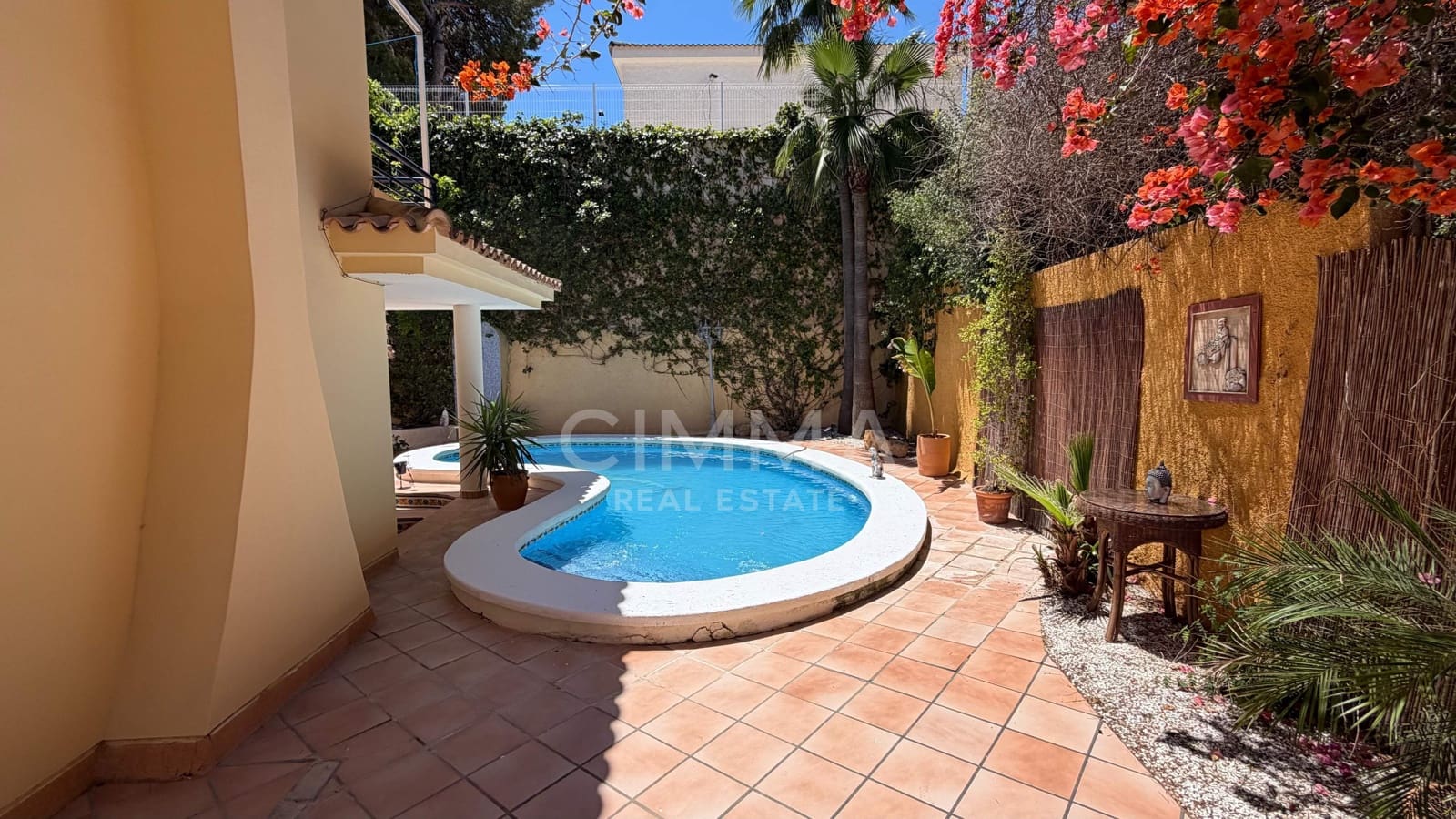 4 bedroom Terraced Villa for sale in Albir with pool garage - € 599,000 (Ref: 9851934)