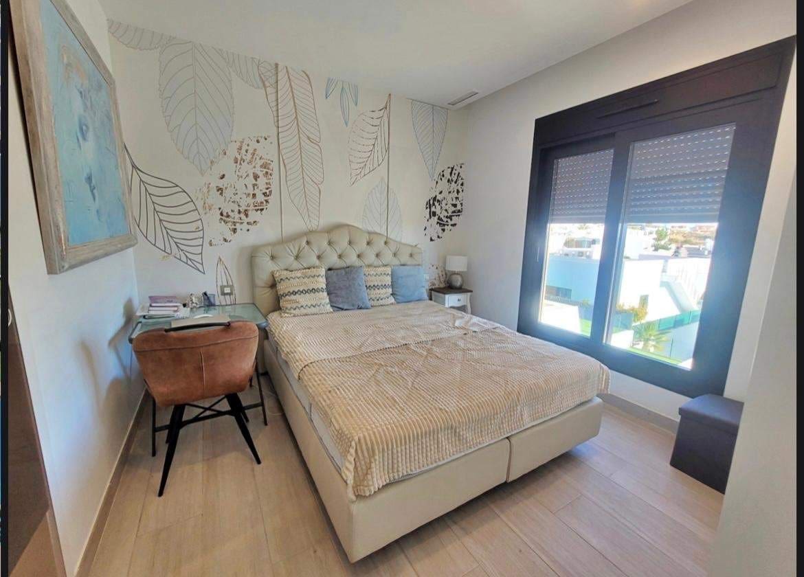 Adosado de 3 habitaciones en Finestrat en venta con piscina garaje - 585.000 € (Ref: 9851935)