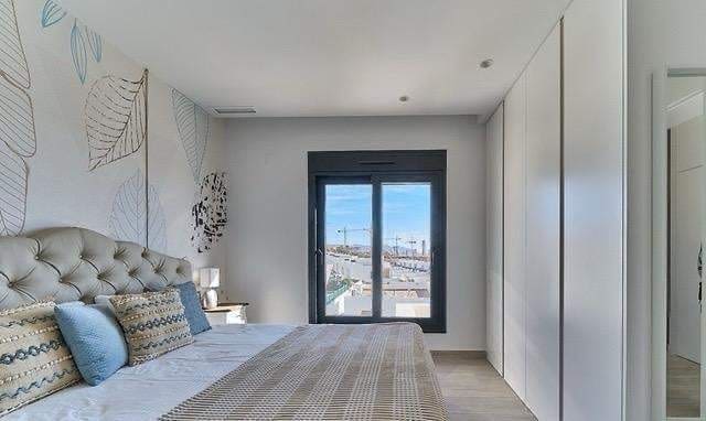 Adosado de 3 habitaciones en Finestrat en venta con piscina garaje - 585.000 € (Ref: 9851935)
