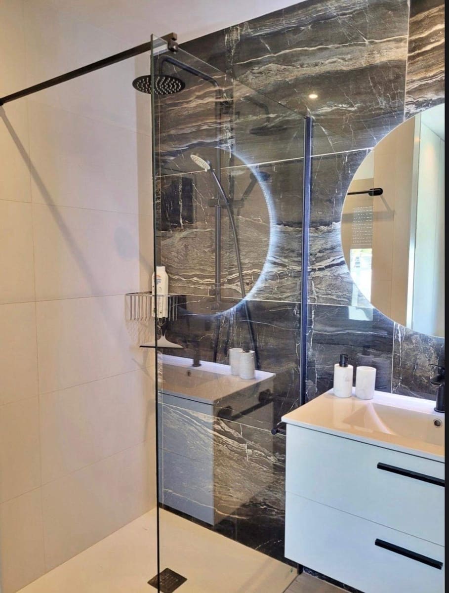 Adosado de 3 habitaciones en Finestrat en venta con piscina garaje - 585.000 € (Ref: 9851935)