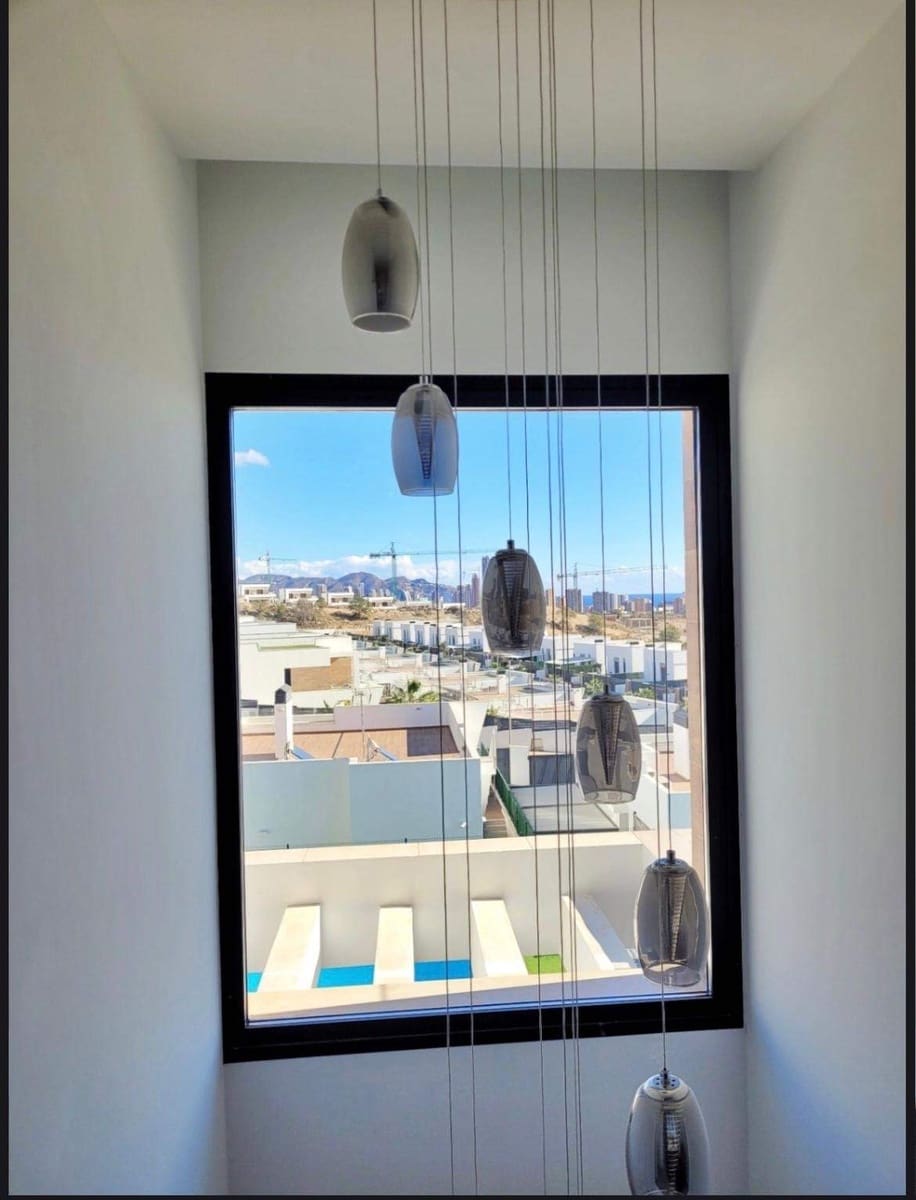 Adosado de 3 habitaciones en Finestrat en venta con piscina garaje - 585.000 € (Ref: 9851935)