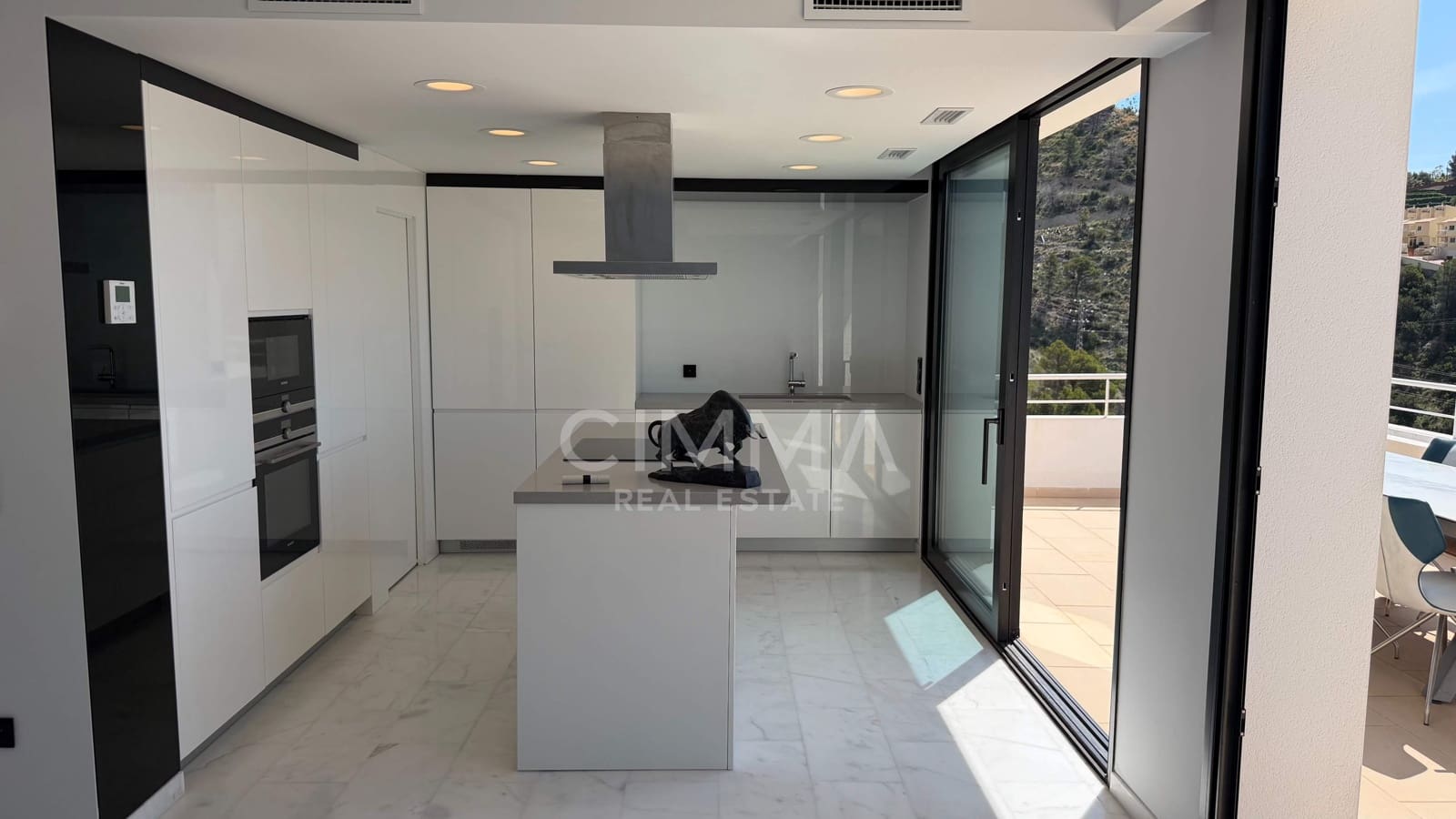 3 bedroom Villa for sale in Altea with pool garage - € 1,295,000 (Ref: 9851936)