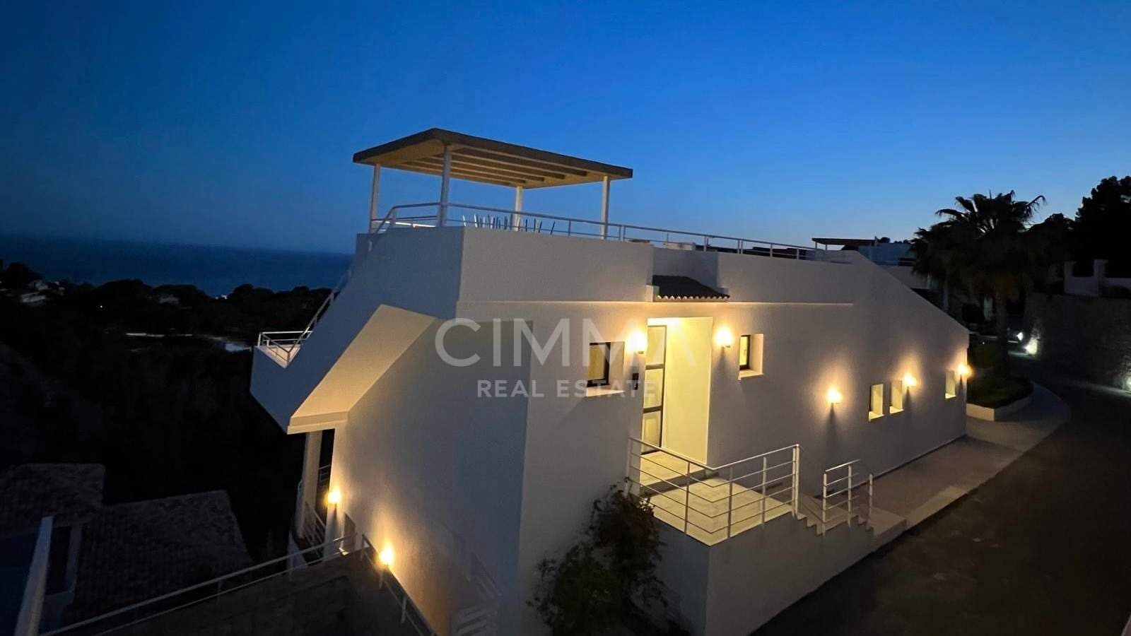 3 bedroom Villa for sale in Altea with pool garage - € 1,295,000 (Ref: 9851936)