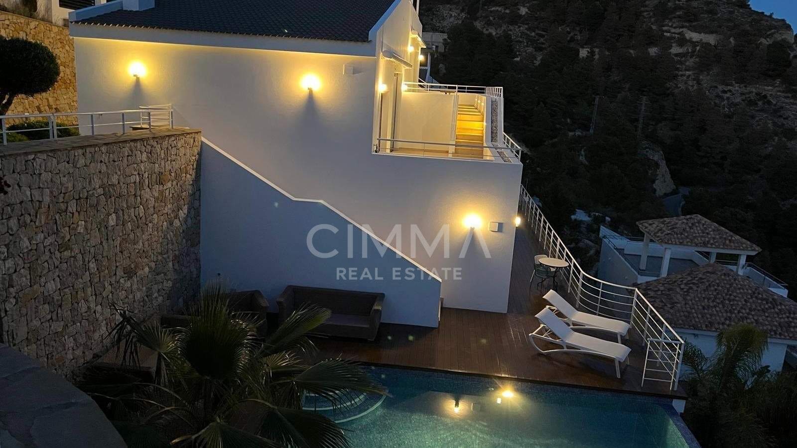 3 bedroom Villa for sale in Altea with pool garage - € 1,295,000 (Ref: 9851936)