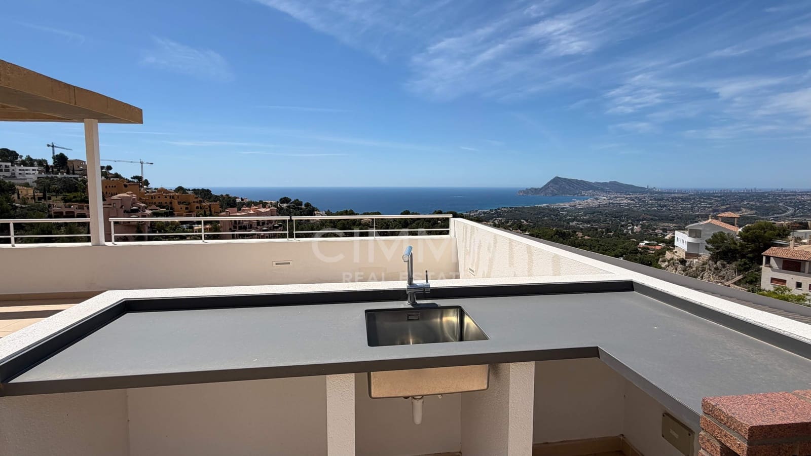 3 bedroom Villa for sale in Altea with pool garage - € 1,295,000 (Ref: 9851936)