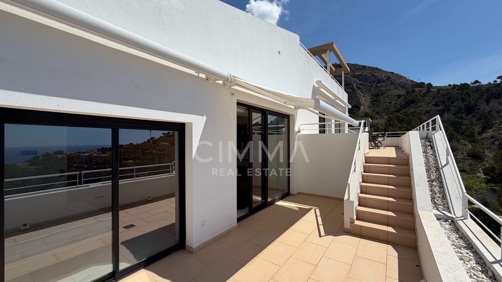 3 bedroom Villa for sale in Altea with pool garage - € 1,295,000 (Ref: 9851936)