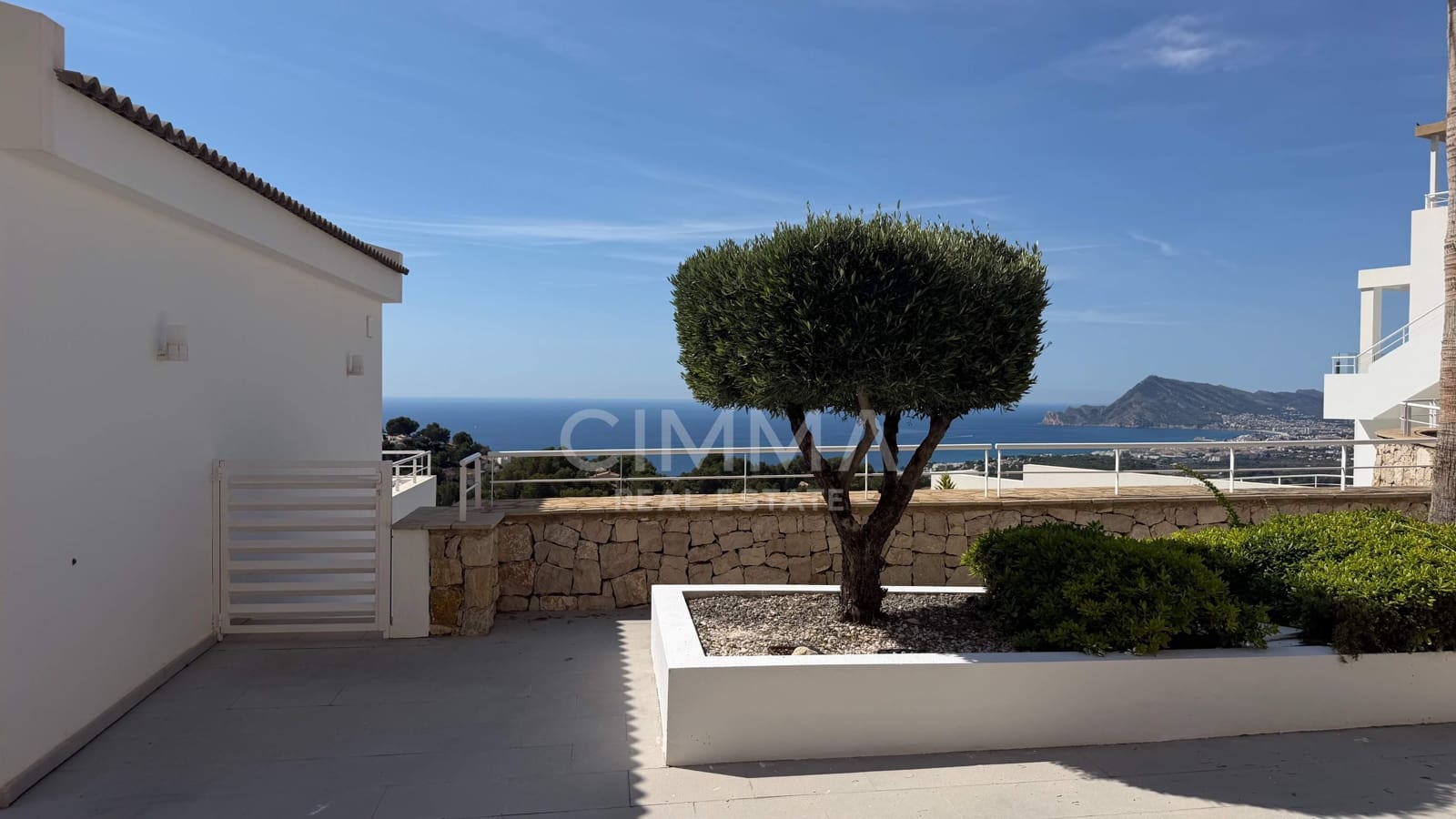 3 bedroom Villa for sale in Altea with pool garage - € 1,295,000 (Ref: 9851936)