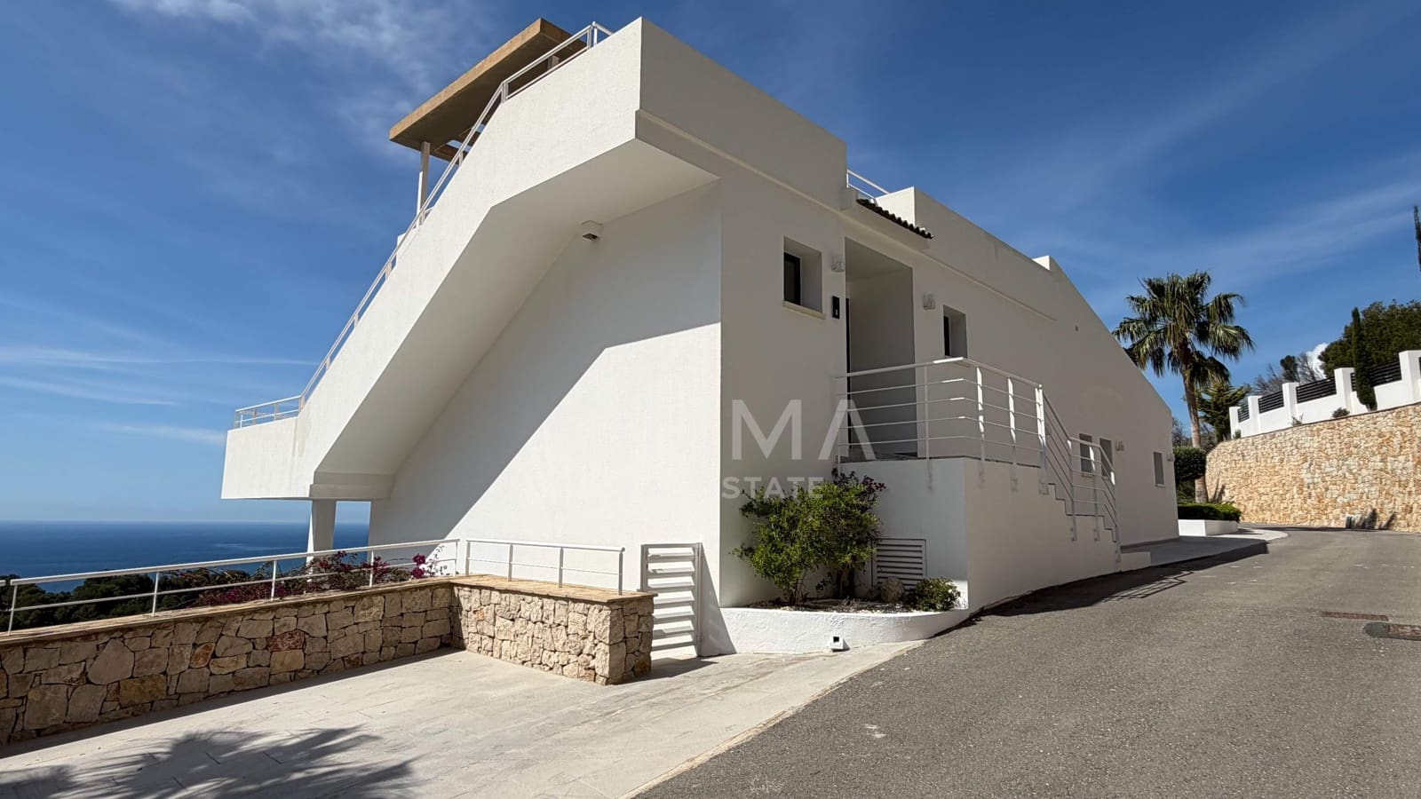 3 bedroom Villa for sale in Altea with pool garage - € 1,295,000 (Ref: 9851936)