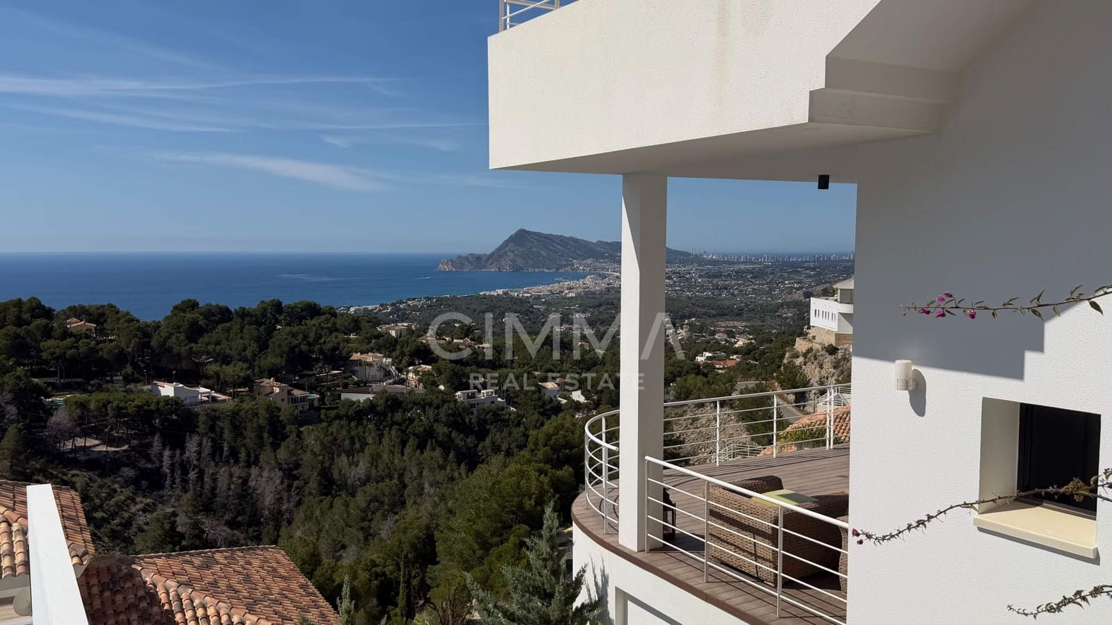 3 bedroom Villa for sale in Altea with pool garage - € 1,295,000 (Ref: 9851936)