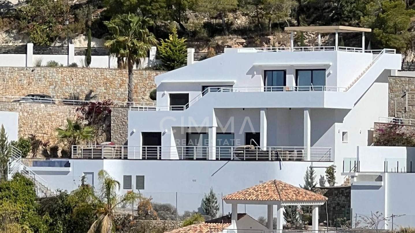 3 bedroom Villa for sale in Altea with pool garage - € 1,295,000 (Ref: 9851936)