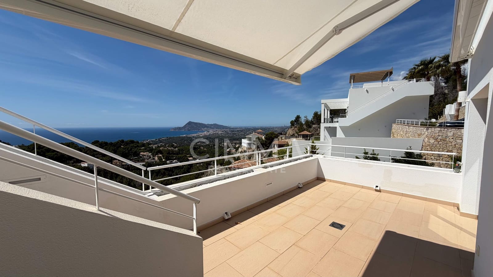 3 bedroom Villa for sale in Altea with pool garage - € 1,295,000 (Ref: 9851936)