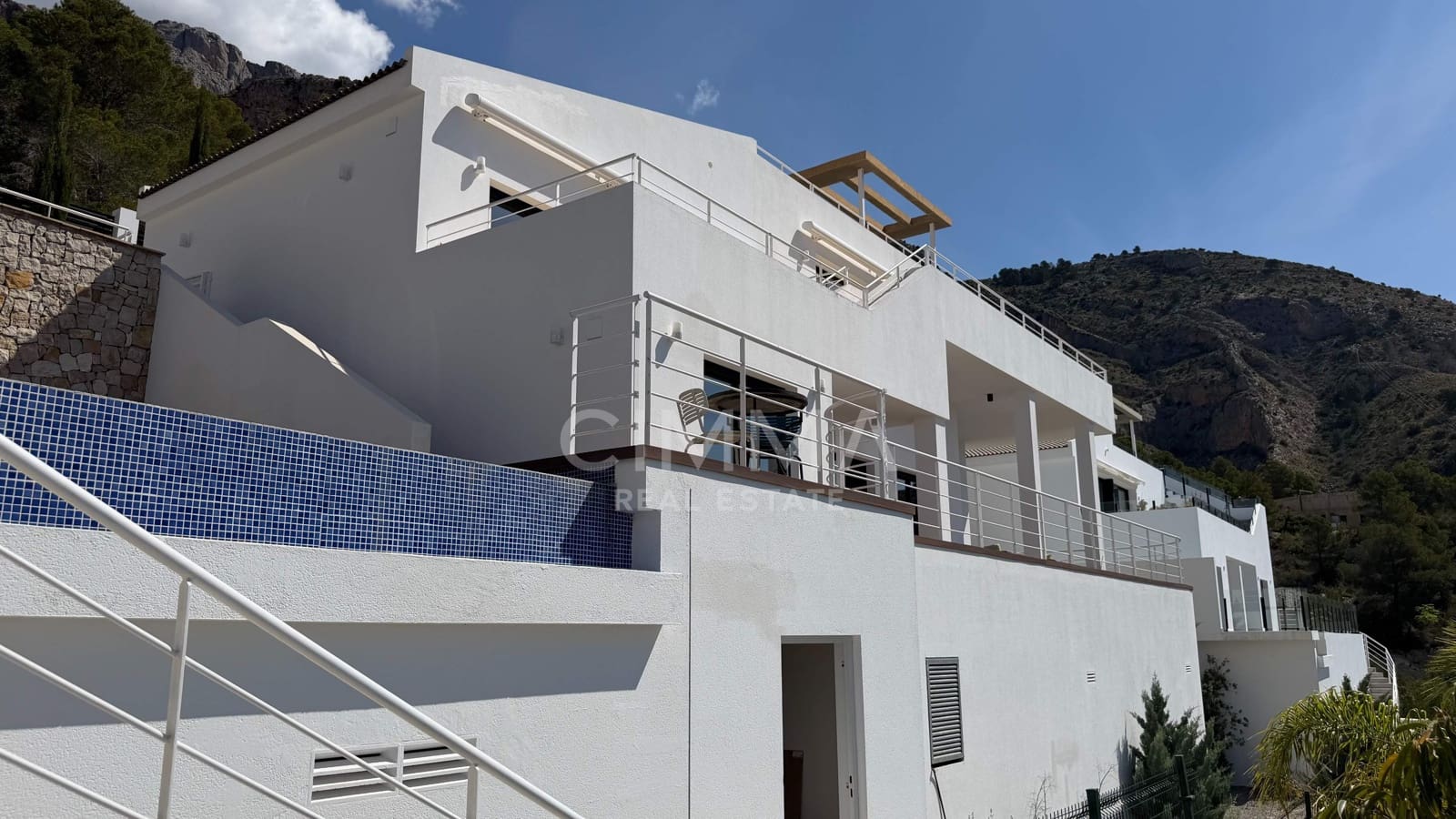 3 bedroom Villa for sale in Altea with pool garage - € 1,295,000 (Ref: 9851936)