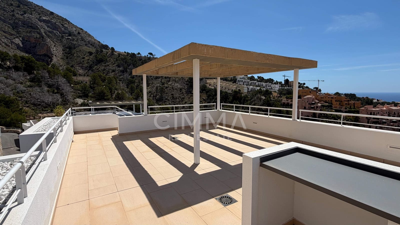 3 bedroom Villa for sale in Altea with pool garage - € 1,295,000 (Ref: 9851936)